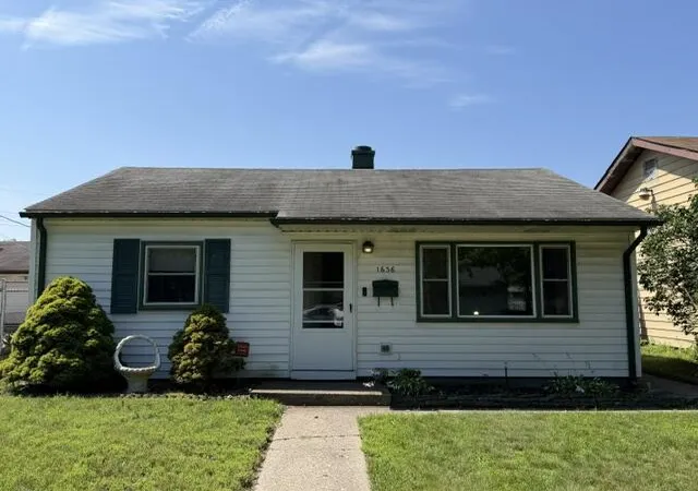 Homes for sale in Hammond, IN | 1636 E 173rd Pl, Hammond, IN 46324 | MLS# 841783