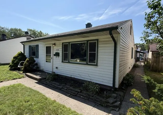 Homes for sale in Hammond, IN | 1636 E 173Rd Pl, Hammond, IN 46324 | MLS# 841783