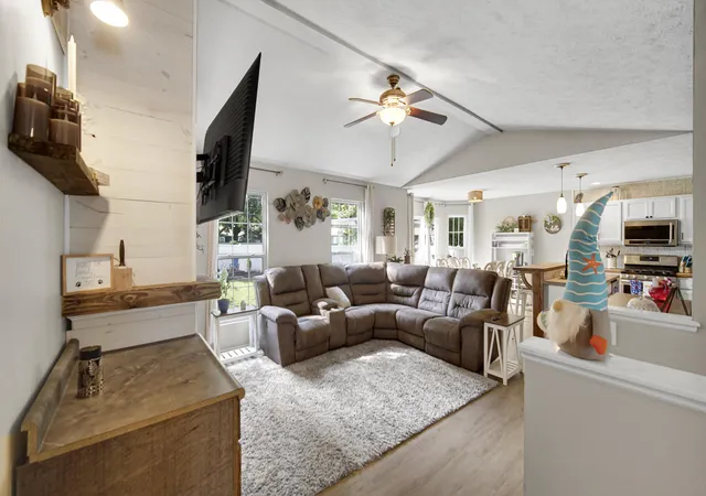 3rd image of 201 E Compton St, New Carlisle, IN 46552 | MLS# 841793