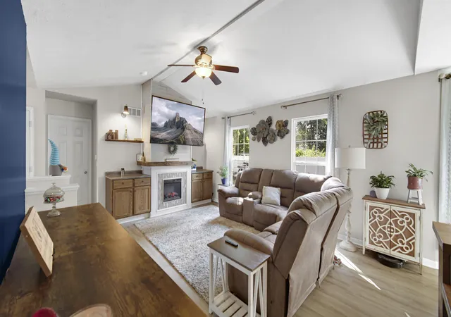 4th image of 201 E Compton St, New Carlisle, IN 46552 | MLS# 841793