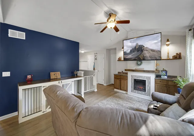 5th image of 201 E Compton St, New Carlisle, IN 46552 | MLS# 841793