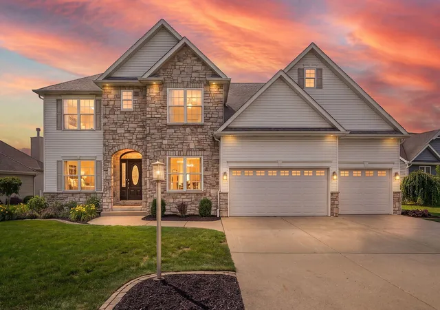 Homes for sale in Crown Point, IN | 7217 Boardwalk Cir, Crown Point, IN 46307 | MLS# 842012