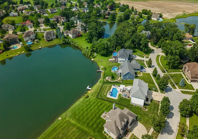 Homes for sale in Crown Point, IN | 7217 Boardwalk Cir, Crown Point, IN 46307 | MLS# 842012