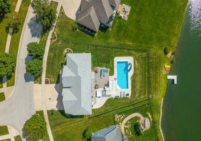Homes for sale in Crown Point, IN | 7217 Boardwalk Cir, Crown Point, IN 46307 | MLS# 842012