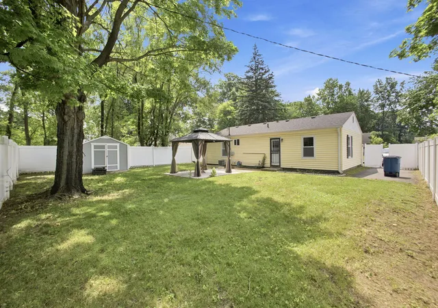 Homes for sale in Michigan City, IN | 205 Chestnut St, Michigan City, IN 46360 | MLS# 841818