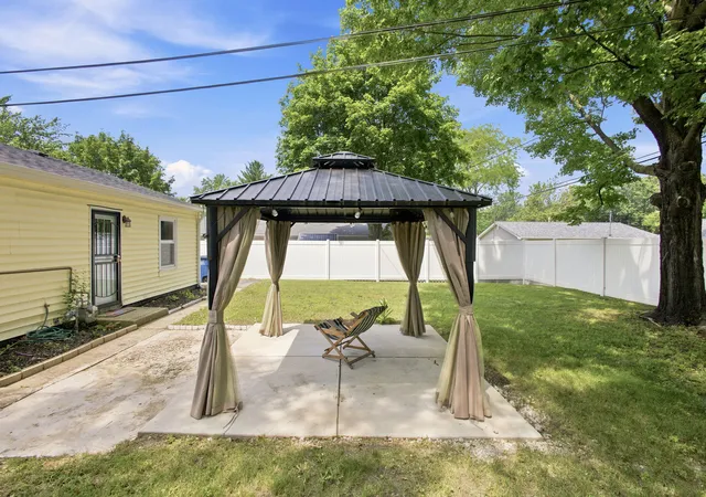 Homes for sale in Michigan City, IN | 205 Chestnut St, Michigan City, IN 46360 | MLS# 841818