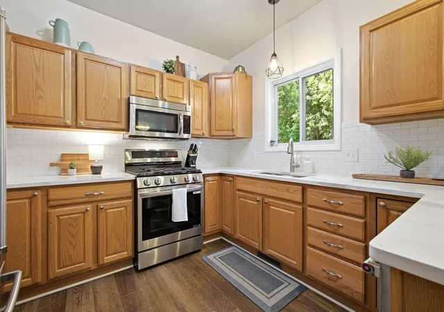 5th image of 504 Oakwood Dr, Chesterton, IN 46304 | MLS# 842143