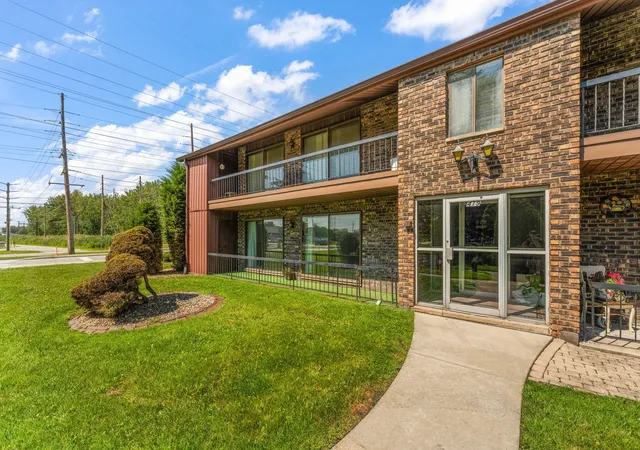 2nd image of 419 Fisher #A, Munster, IN 46321 | MLS# 842045