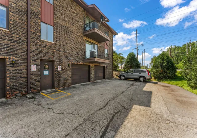 31st image of 419 Fisher #A, Munster, IN 46321 | MLS# 842045