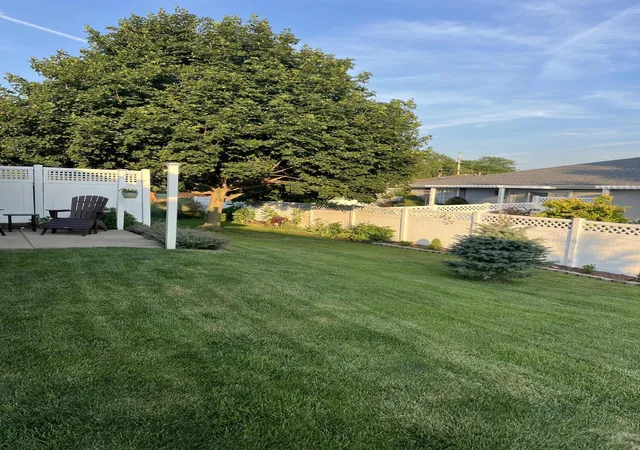 Homes for sale in Lowell, IN | 1676 Jonquil Dr, Lowell, IN 46356 | MLS# 841807