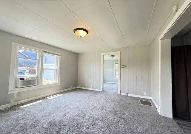 4th image of 304 N Lincoln St, Hebron, IN 46341 | MLS# 841867