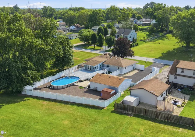 Photo 3 of Sale Pending at 10624 Bailey St, Saint John, IN 46373 | MLS# 842687 | Listing updated on 2026-09-01