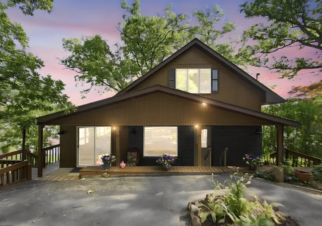 3rd image of 213 Spectacle Dr, Valparaiso, IN 46383 | MLS# 841873