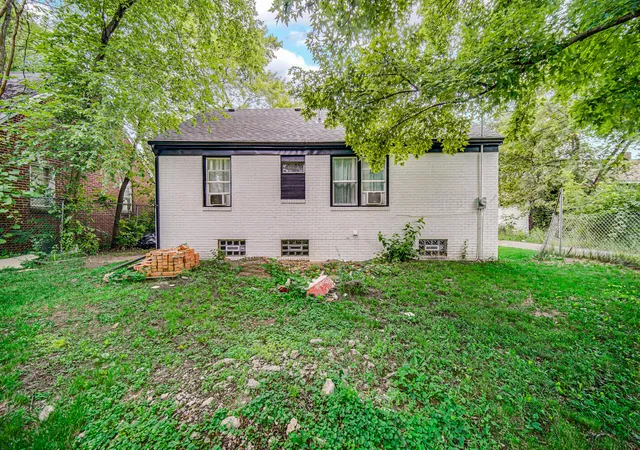 16th image of 1121 Wright St, Gary, IN 46404 | MLS# 841824