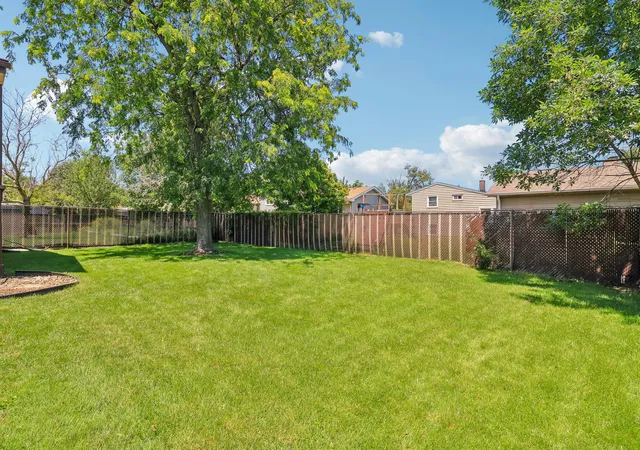 43rd image of 1845 Bluebird Ln, Munster, IN 46321 | MLS# 841935