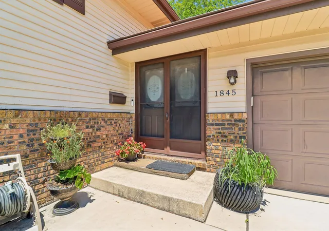 4th image of 1845 Bluebird Ln, Munster, IN 46321 | MLS# 841935