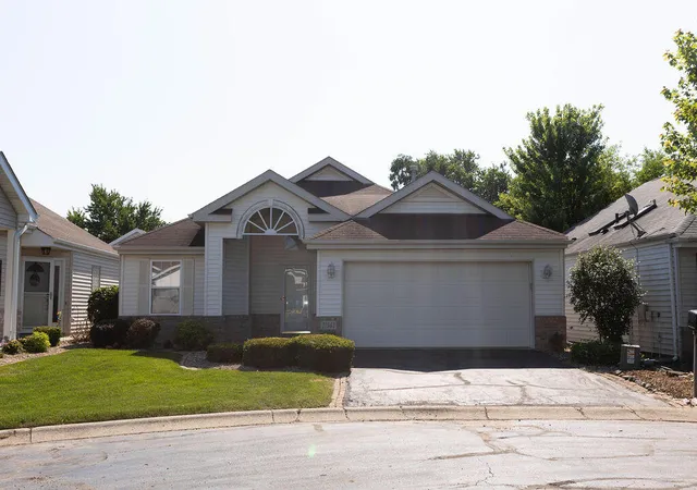Photo 1 of Single family home for sale at 11141 Briarcliff Ct, Crown Point, IN 46307 | MLS# 841852 | Listing updated on 2026-09-19