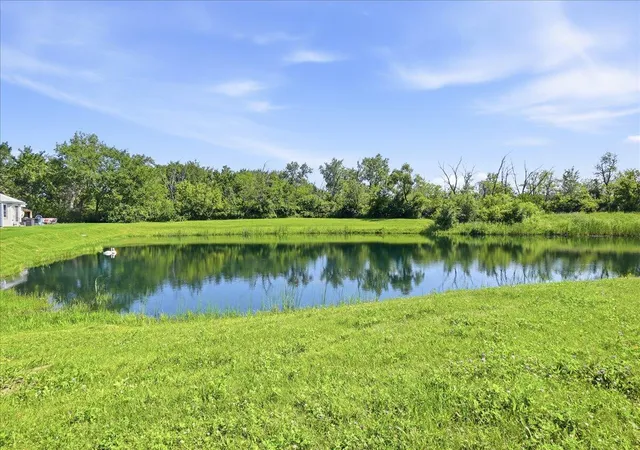2nd image of 1001 Freedom Cir N, Crown Point, IN 46307 | MLS# 841883