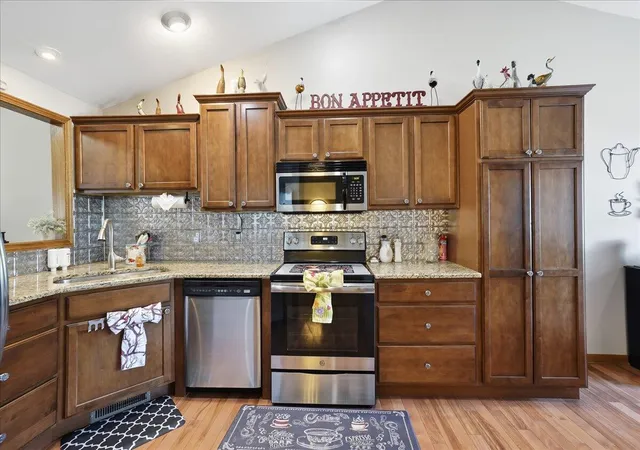 4th image of 1001 Freedom Cir N, Crown Point, IN 46307 | MLS# 841883