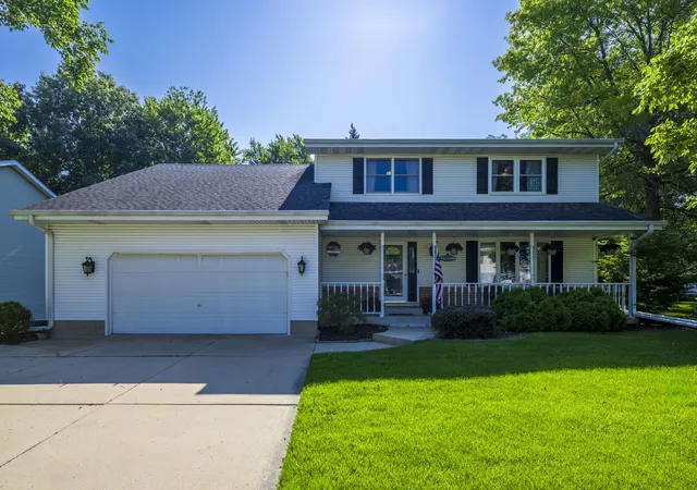 Homes for sale in Schererville, IN | 2241 Grand Ave, Schererville, IN 46375 | MLS# 841898
