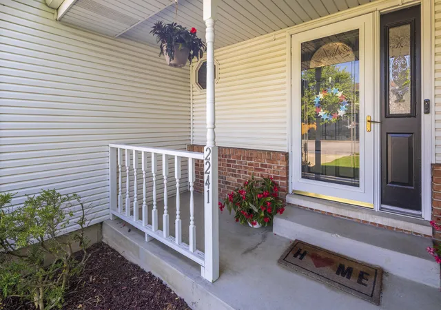 Homes for sale in Schererville, IN | 2241 Grand Ave, Schererville, IN 46375 | MLS# 841898