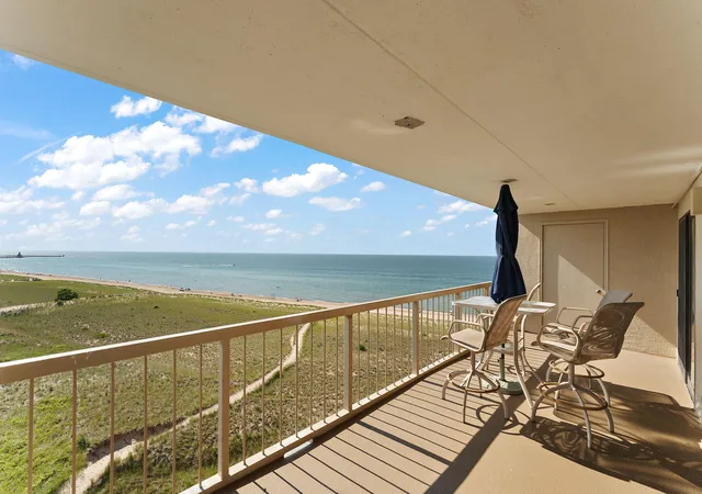 Homes for sale in Michigan City, IN | 100 Lake Shore Dr #701, Michigan City, IN 46360 | MLS# 841988