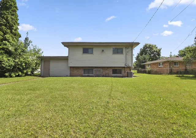 Homes for sale in Merrillville, IN | 530 E 52nd Pl, Merrillville, IN 46410 | MLS# 842021