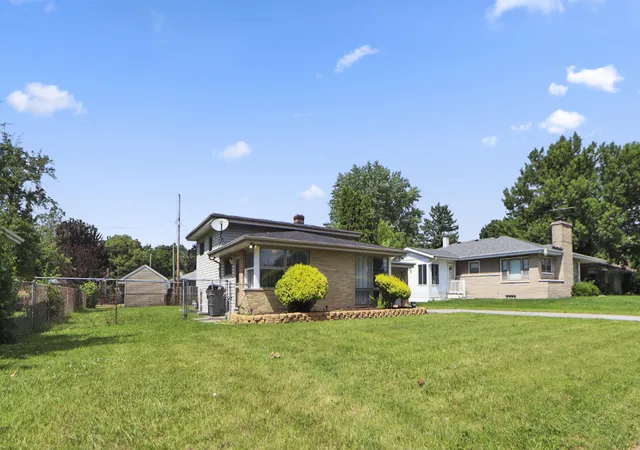 Homes for sale in Merrillville, IN | 530 E 52Nd Pl, Merrillville, IN 46410 | MLS# 842021