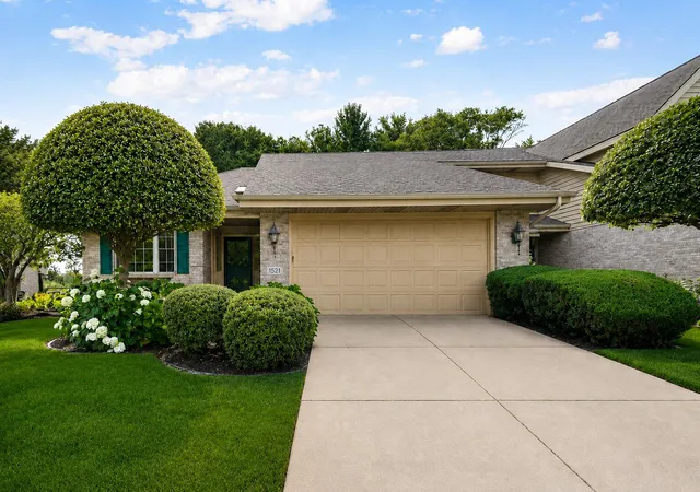 Homes for sale in Schererville, IN | 1521 Tamarack Dr, Schererville, IN 46375 | MLS# 841947