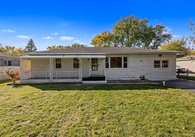 Homes for sale in Merrillville, IN | 7562 Montana St, Merrillville, IN 46410 | MLS# 841866
