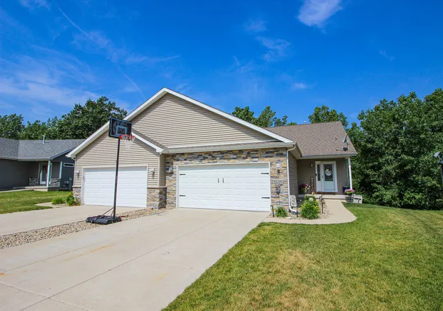 Homes for sale in Lowell, IN | 17312-17314 Brookwood Dr, Lowell, IN 46356 | MLS# 841923