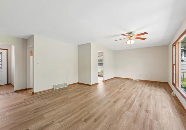 Photo 3 of Single family home for sale at 1009 Illinois St, Valparaiso, IN 46383 | MLS# 842396 | Listing updated on 2026-09-04