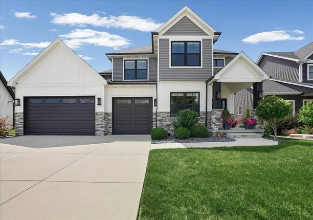 1st image of 929 Galway St, Crown Point, IN 46307 | MLS# 841875