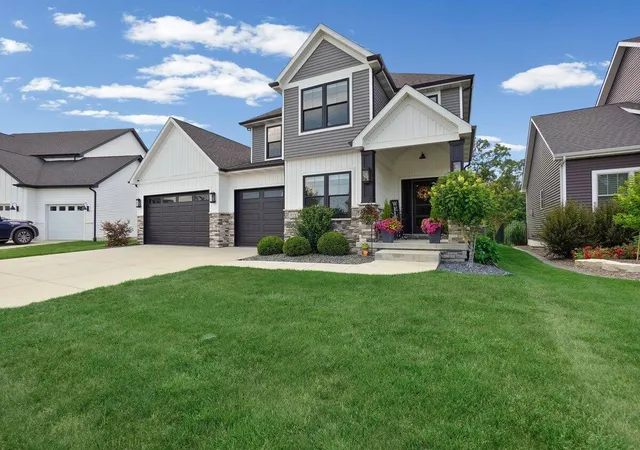 2nd image of 929 Galway St, Crown Point, IN 46307 | MLS# 841875