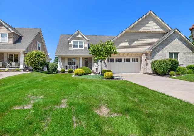 2nd image of 1018 Sterling Ct, Crown Point, IN 46307 | MLS# 841902