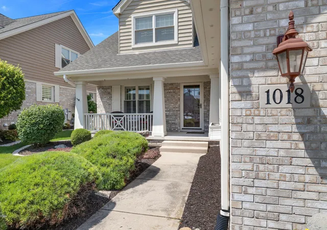 3rd image of 1018 Sterling Ct, Crown Point, IN 46307 | MLS# 841902