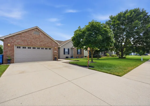 Homes for sale in De Motte, IN | 505 17Th St Se, De Motte, IN 46310 | MLS# 841982