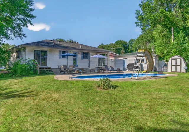 3rd image of 141 Rush Ct, Hobart, IN 46342 | MLS# 842044