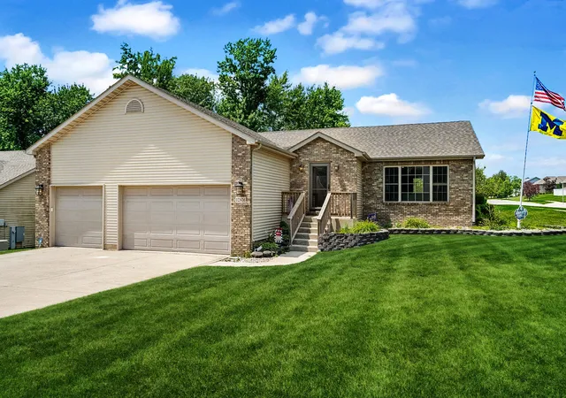Photo 1 of Single family home for sale at 12806 Fawn Ct, Cedar Lake, IN 46303 | MLS# 841958 | Listing updated on 2026-09-27