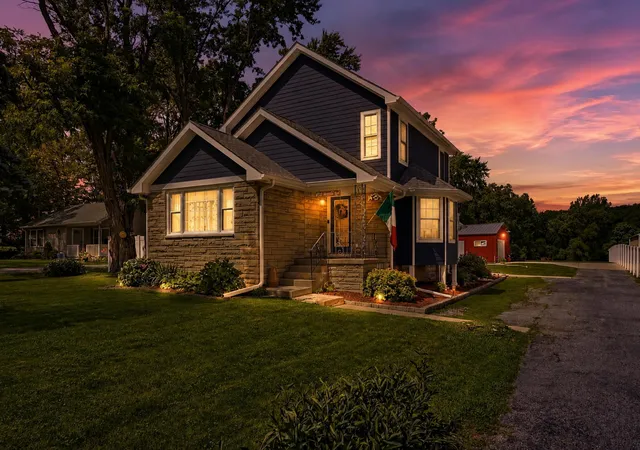 Photo 2 of Single family home for sale at 8620 Marquette Rd, Schererville, IN 46375 | MLS# 842070 | Listing updated on 2026-09-29