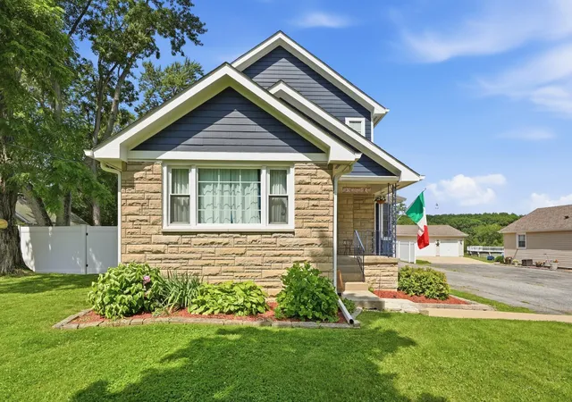 Photo 3 of Single family home for sale at 8620 Marquette Rd, Schererville, IN 46375 | MLS# 842070 | Listing updated on 2026-09-29