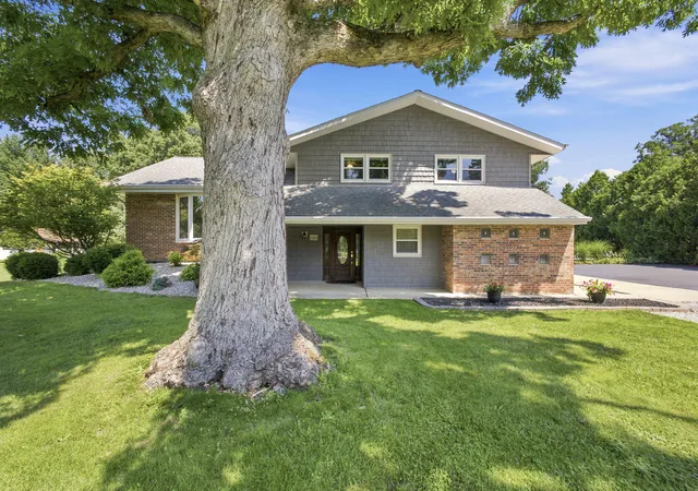 2nd image of 803 Audubon Dr, Valparaiso, IN 46383 | MLS# 842015