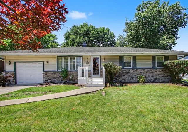 Homes for sale in Schererville, IN | 7818 Mount St, Schererville, IN 46375 | MLS# 841953