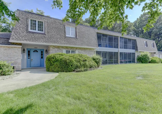 1st image of 750 Hidden Oak Trl #2b, Hobart, IN 46342 | MLS# 842094