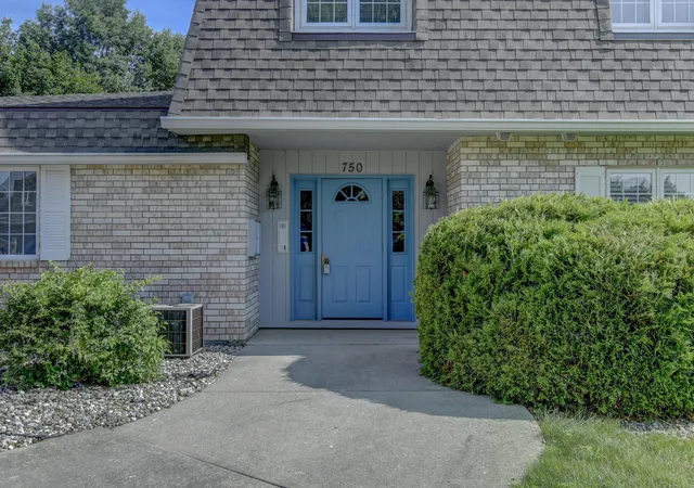 2nd image of 750 Hidden Oak Trl #2b, Hobart, IN 46342 | MLS# 842094