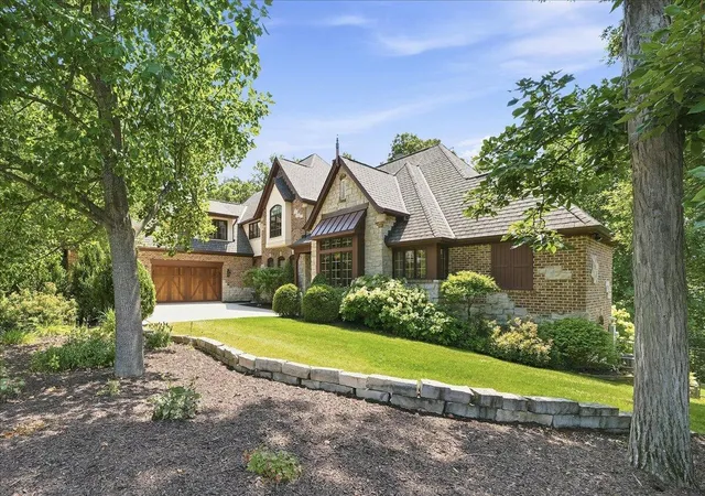 2nd image of 1009 Foy Ct, Crown Point, IN 46307 | MLS# 843140