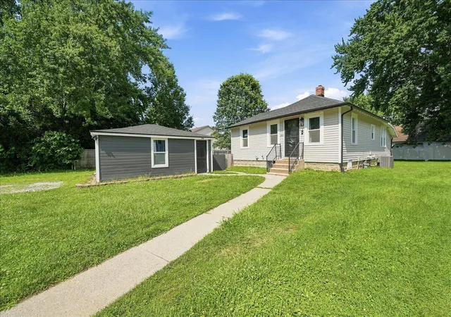 1st image of 252 S 21st St, Chesterton, IN 46304 | MLS# 841972