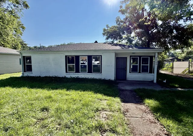 Homes for sale in Merrillville, IN | 5775 Connecticut St, Merrillville, IN 46410 | MLS# 841946