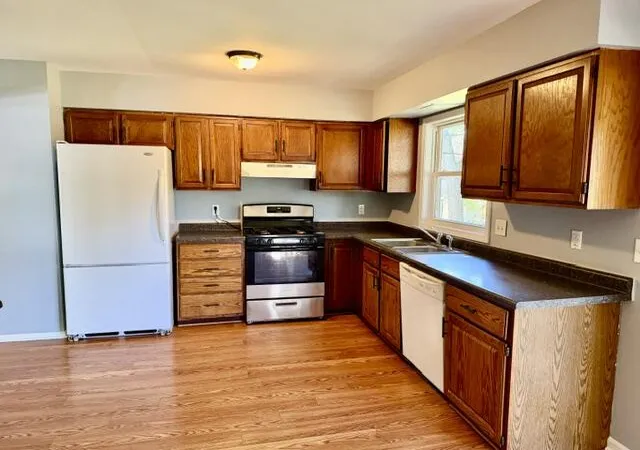 Photo 4 of Single family home for sale at 302 Green Acres Dr, Valparaiso, IN 46383 | MLS# 842052 | Listing updated on 2026-10-05