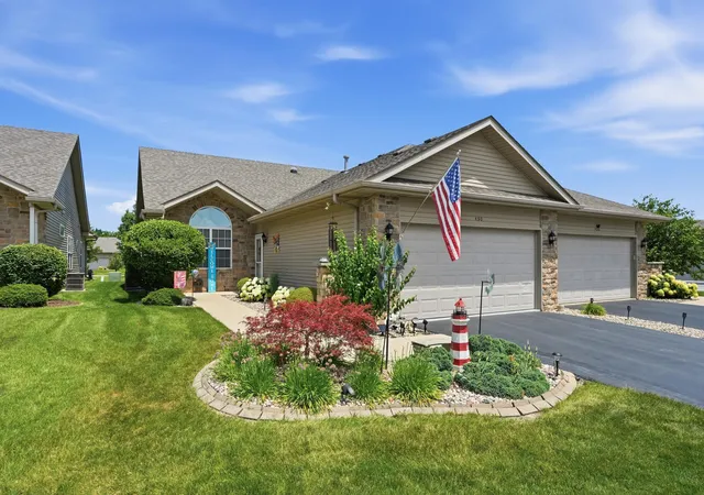 2nd image of 430 Holley Dr, Crown Point, IN 46307 | MLS# 842158